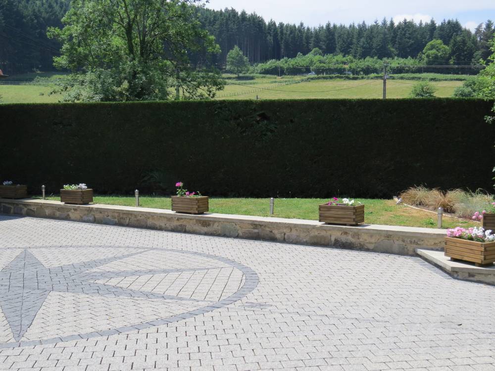 Taillage de la haie à Saint-Igny-de-Vers